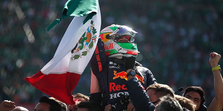 DayhanaMata's tweet photo. Si Leclerc ganó en su casa, yo aún confío que la maldición se puede romper.

Siempre en la Checoneta @SChecoPerez 🙏🏻 https://t.co/XPKJEZ2Edj