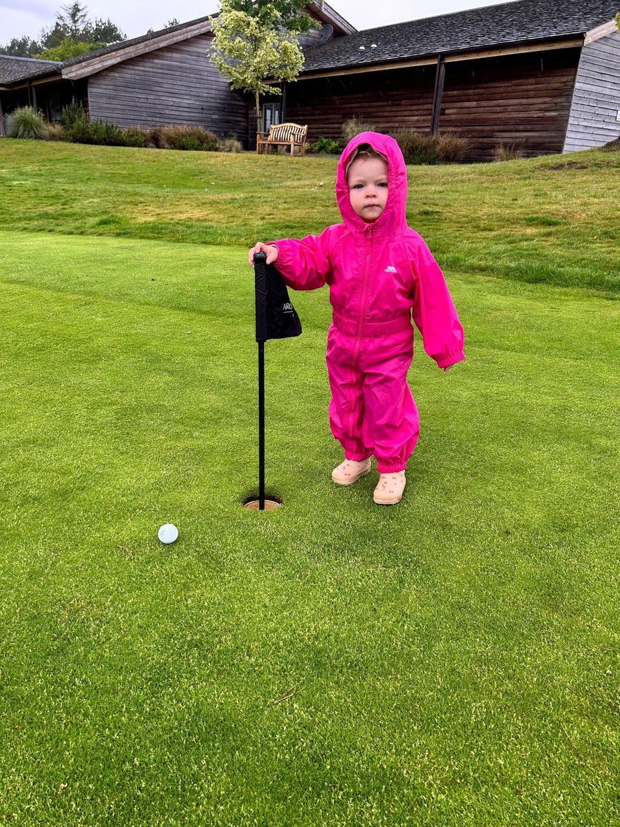 StevenElms92's tweet photo. Got to start them young, and no better place than @archerfieldgolf https://t.co/fZUak3iAgt