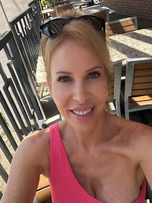 Thinking of you! Happy Sunday! XOXO 💋  #Sundays #weekend #smile #happy #followme #onlyfans #onlyfanscreator https://t<a href="/tag/sundays"class="tags">#Sundays</a><a href="/tag/smile"class="tags"><span>#smile</span></a><a href="/tag/followme"class="tags"><span>#followme</span></a><a href="/tag/happy"class="tags"><span>#happy</span></a><a href="/tag/weekend"class="tags"><span>#weekend</span></a><a href="/tag/onlyfans"class="tags"><span>#onlyfans</span></a><a href="/tag/o"class="tags"><span>#o</span></a>