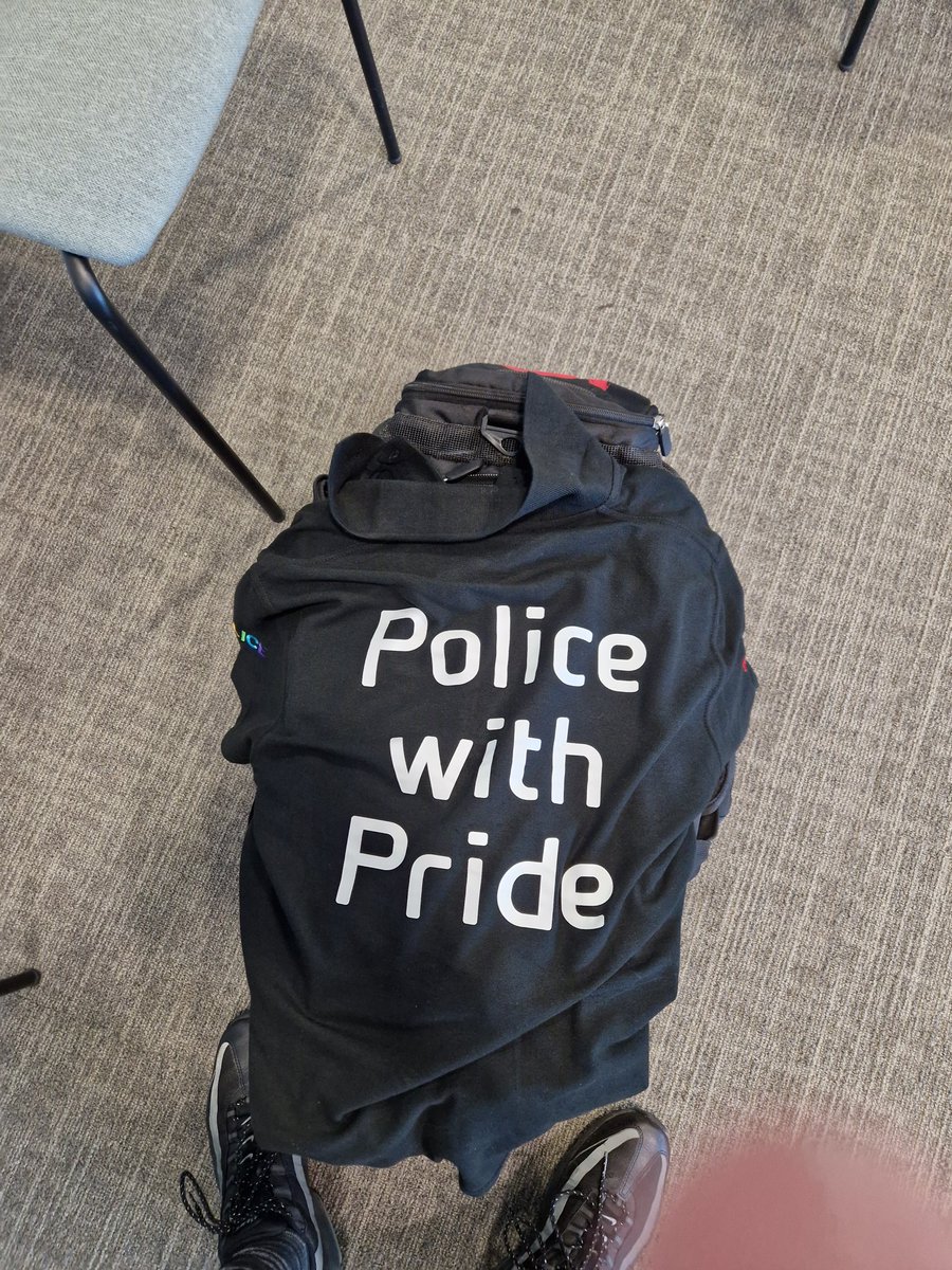 batchelor_terry's tweet photo. Cracking weekend at #Birminghampride so humbled walking the march at the support for us. Genuinely brought a tear to my eyes. Thank you! #policewithpride https://t.co/1B786w5otk