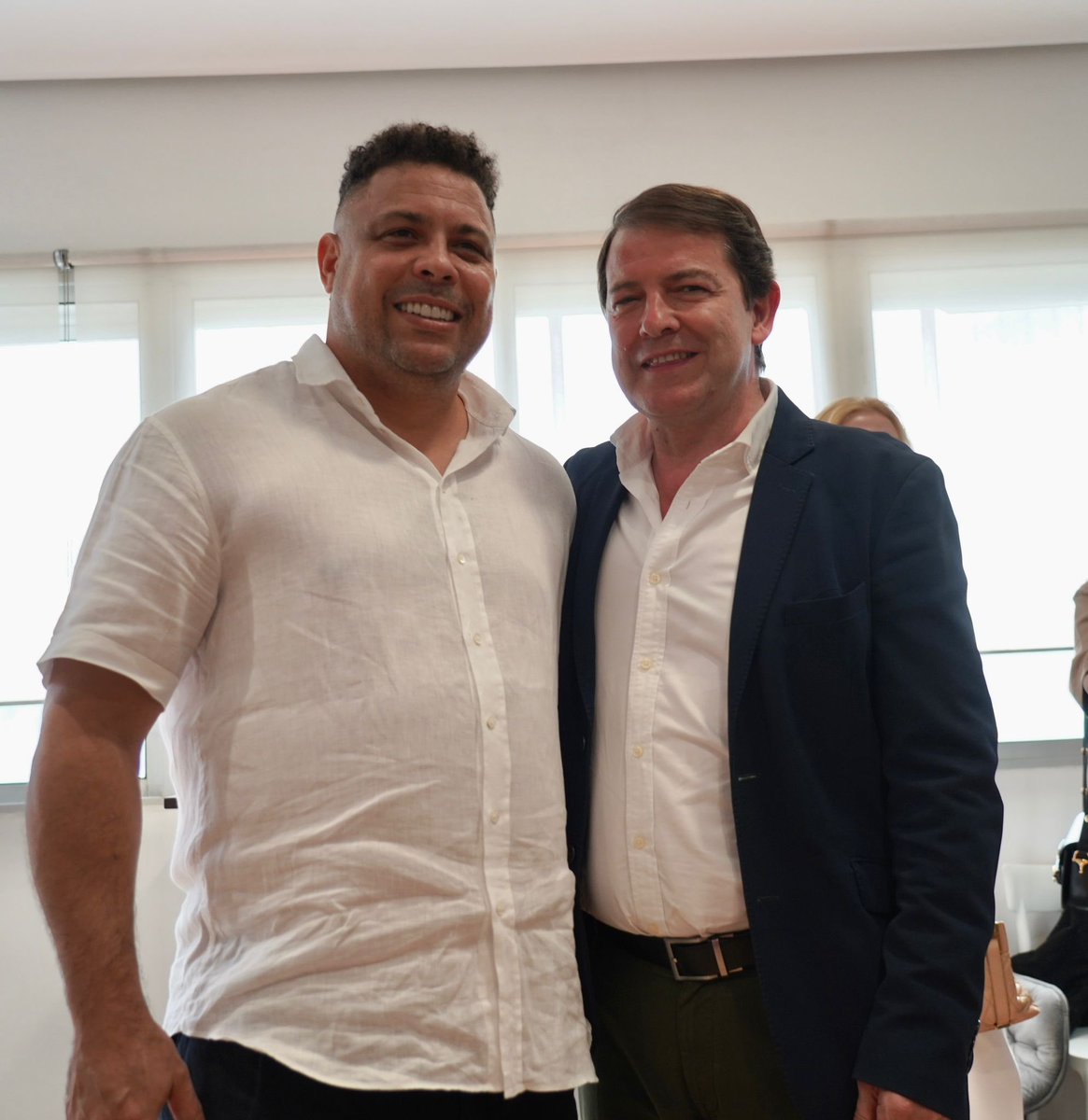 alferma1's tweet photo. ¡Más emoción imposible!
Enhorabuena al @realvalladolid y a todos los pucelanos por el ascenso a la 1ª división del fútbol español. https://t.co/IC2PGyJMkF