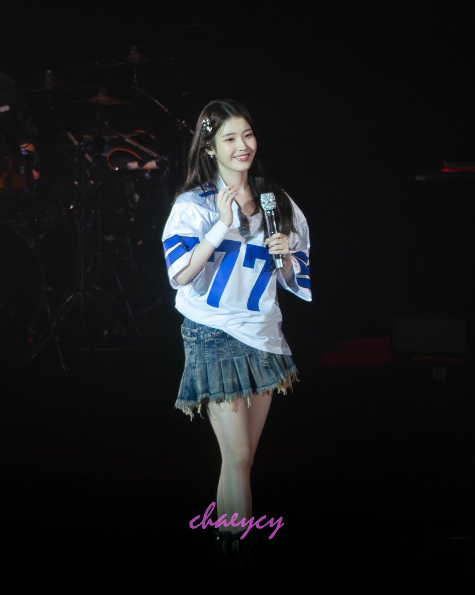 chaeycy1120's tweet photo. IU 20240526 WORLD TOUR HK DAY 2 #IU #아이유 #HEREH #IU_WORLD_TOUR #IU_WORLD_TOUR_IN_HK https://t.co/43REigUe8b