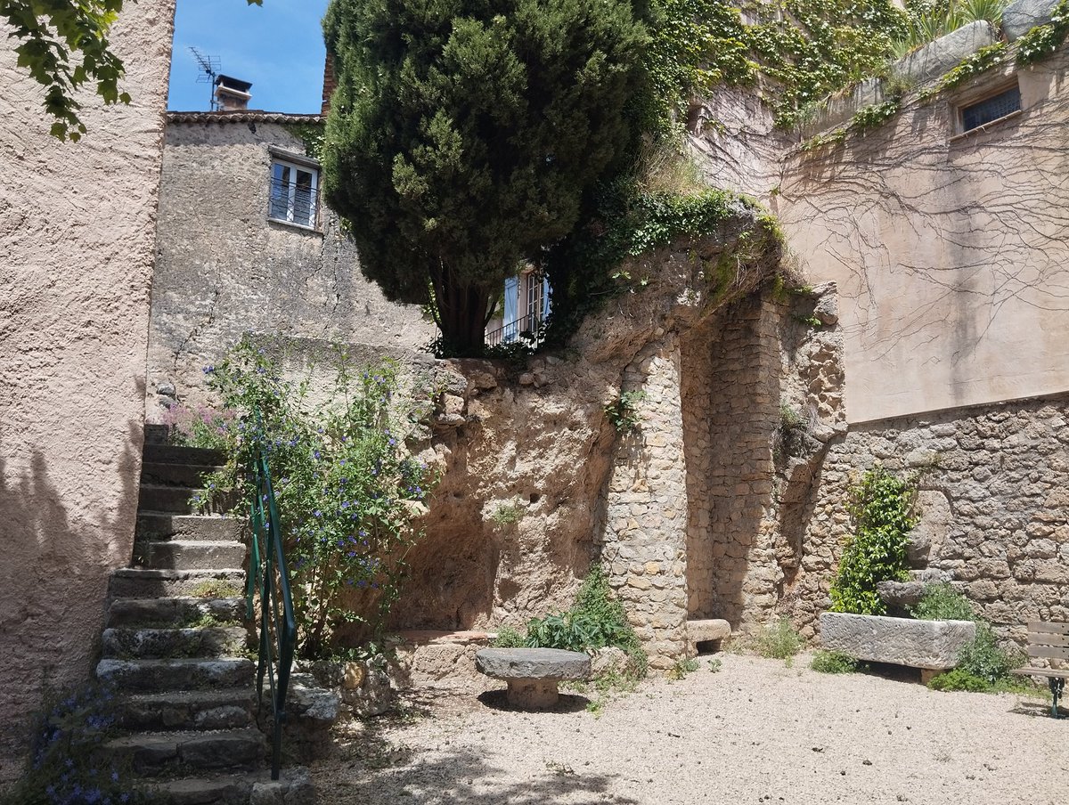 cristime04's tweet photo. Petite escapade à Tourtour #HautVar #Provence avec @missboulange https://t.co/8OzjU52iww