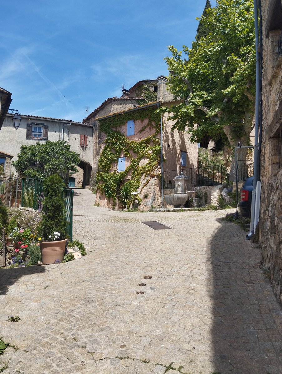 cristime04's tweet photo. Petite escapade à Tourtour #HautVar #Provence avec @missboulange https://t.co/8OzjU52iww