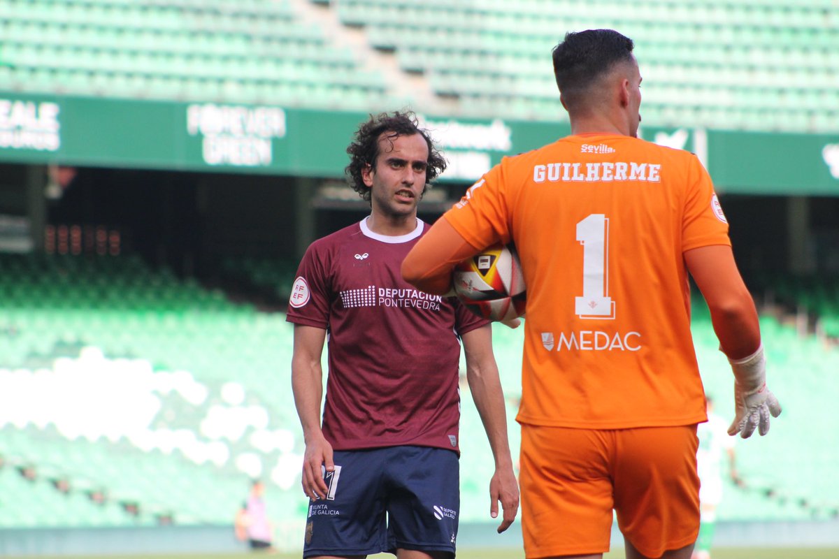 ⏱️ Min. 77 | 🔁 Troco no Pontevedra CF! ⬆️ Entran Rufo e Eneko ⬇️ Saen Charly e Alex @rbetiscantera 1-0 Pontevedra CF #BetisDeportivoPontevedra #PlayOff ♥️