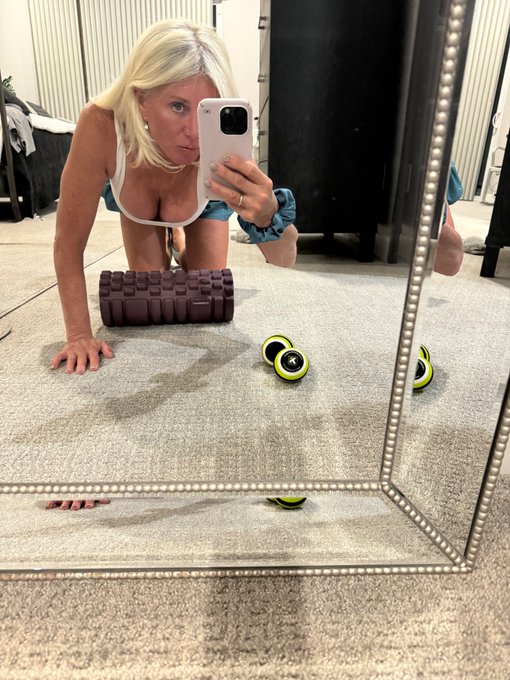 I just hooked up my phone to SextPanther. All you guys who wanted to talk to me, now you can !  As well