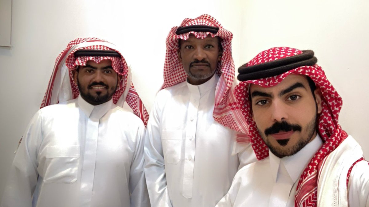 تشرفت بزيارة الأخوين الغالين فيصل الشمري وشقيقه مشرف - المنشد المميز وصاحب الصوت الشجي والأداء الجميل - ونجم برنامج مراجل - في قناة الواقع الفضائيه 
ياجمال روحهم - وياطيب قلوبهم ❤️
الله يسعدهم بالدارين ويوفقهم ويحقق امانيهم
والنعم فيهم جميعآ
شكرآ ل كرمكم الغير مستغرب منكم ❤️🌹❤️