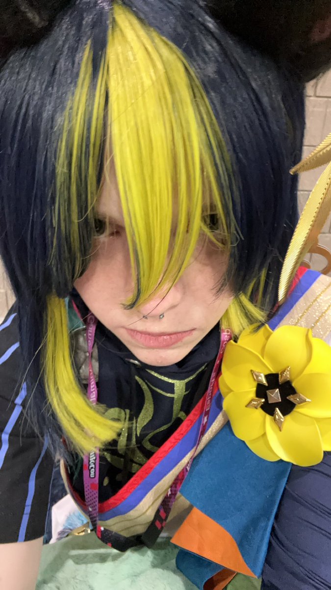 ThatOnePaperCut's tweet image. legit the only photos i can post from momocon womp womp