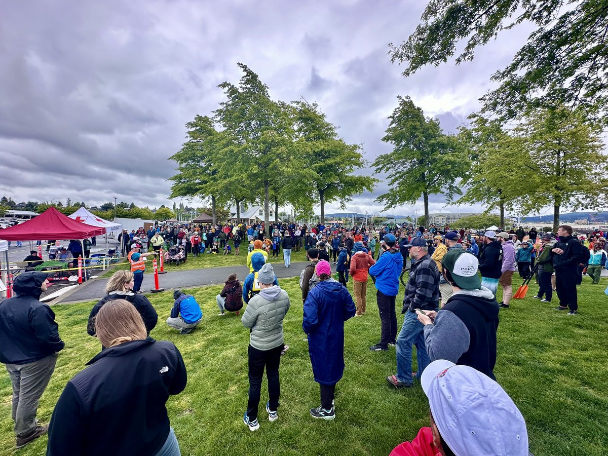 cspulliam's tweet photo. Waiting to kayak in a couple hours … about 5-6 miles out of Bellingham harbor awaits! 500 teams represented here!
#skitosea #wishmeluck https://t.co/eZdxEtqMVP