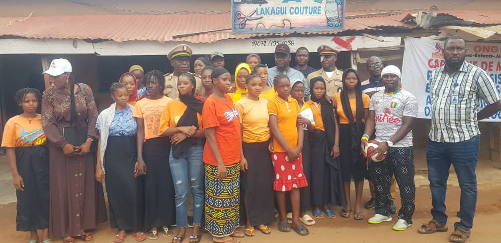 HadjaFantaSylla's tweet photo. l' ONG FEJED/GUINEE fut très honorée ce Dimanche 26 Mai 2024 par la visite  Monsieur le Ministre de la Jeunesse et des sports dans son centre d'insertion socio-professionnelle des jeunes filles.                         
@unfpa_guinee @Presidence_gn @PrimatureGN https://t.co/l4HNJUYxp3