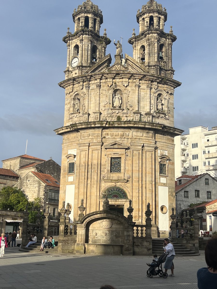 Day 3 complete with Trinity Sunday Mass in the Franciscan Church, Pontevedra. Prayers offered for all of the Mount Sackville community. 💙♥️⁦@lecheiletrust1⁩ ⁦@LoretoFaithDev⁩