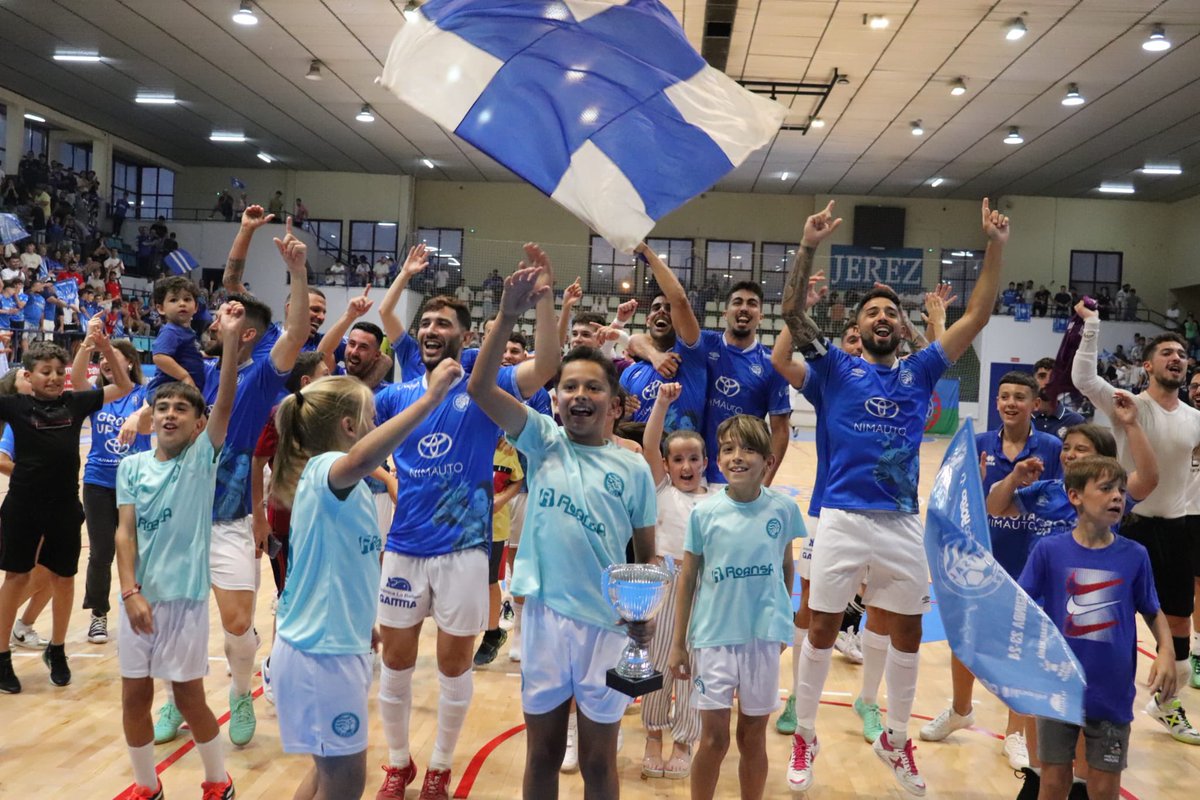 JorgeZamorano_4's tweet photo. 🔜 Equipos que estarán en la 2º ronda de Play-off de ascenso a 2ª división. 

Gran Canaria 
Iberia Toscal
Zambú Pinatar
Xerez 
Móstoles FS
Rivas Futsal
Manresa
CD La Nucía
Tauste
Tafatrans
Lugo
Stellae 

⏰ Mañana a las 16:00 en la RFEF, sorteo para la siguiente eliminatoria. https://t.co/V0uN8lncod