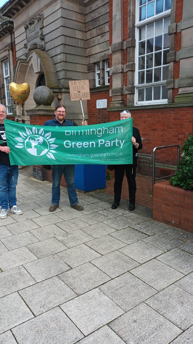 Yesterday Ben and SC Greens were supporting Friends of Erdington Library get signatures for their petition to stop BCC's cuts to our library services. birminghambeheard.org.uk/adults-communi…