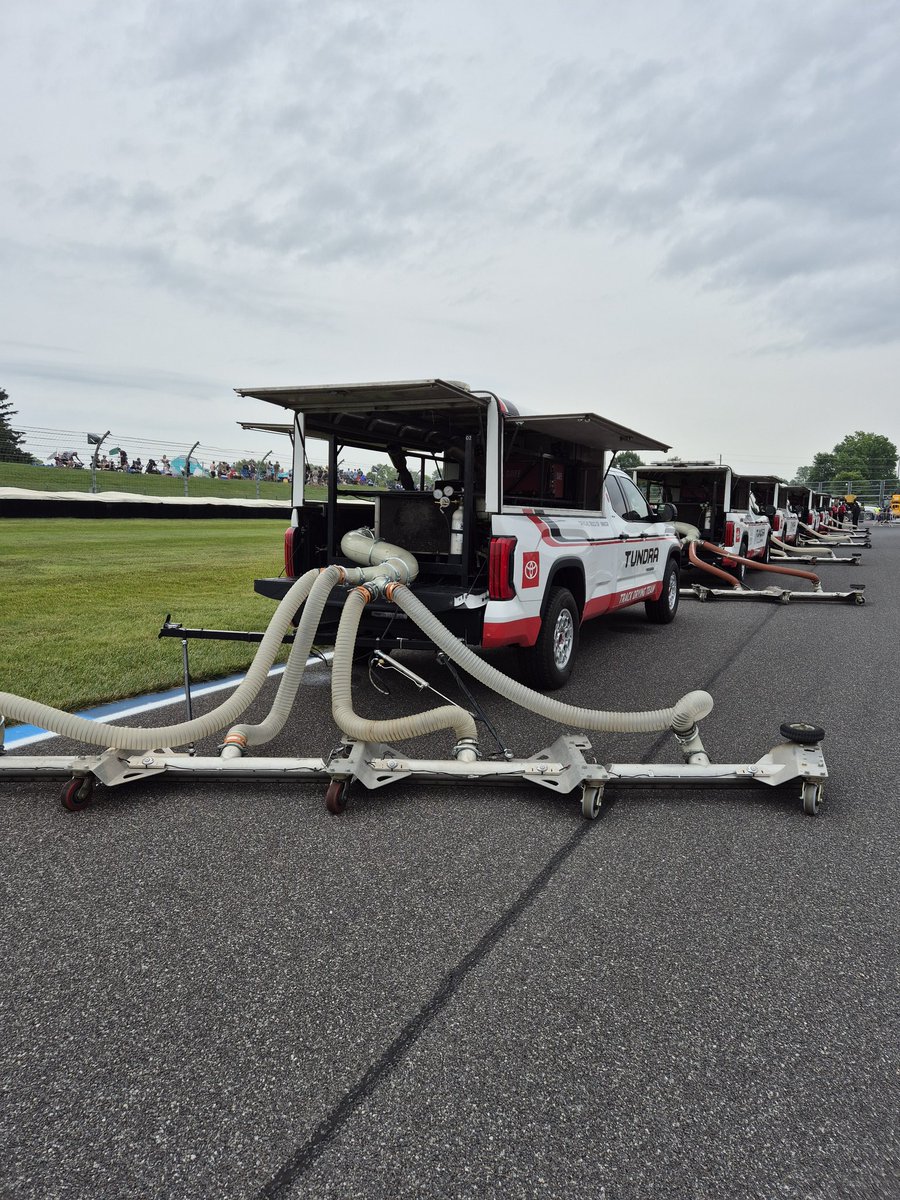 Robbin348's tweet image. Top dingen, het drogen van de baan is volop bezig! #indy500