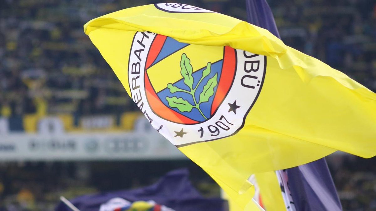 Fenerbahçe: 

“Bugün, hak edilmeyen bir şampiyonluk daha yazıldı tarihe.”