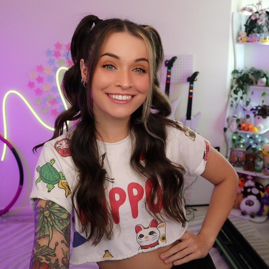 FoxieKT's tweet photo. ✨I'M LIVE ON TWITCH! Sunday Funday! TikTok review, community games, and planning the next IRL trip! Come hang out! 
https://t.co/HqqAB72wA4 https://t.co/sjk6iWh5Mq