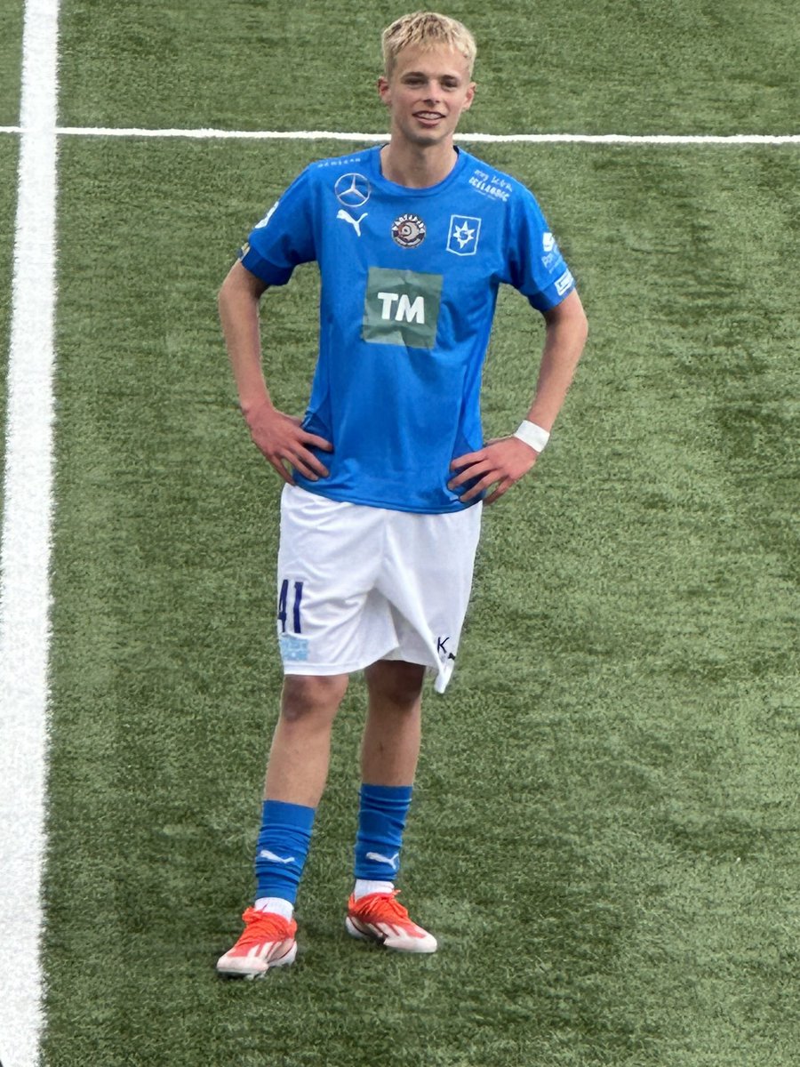 Alexander Máni Guðjónsson f. 2009 inn sem varamaður í fyrsta leiknum fyrir uppeldisfélagið Stjörnuna. Milestone.

La Masia