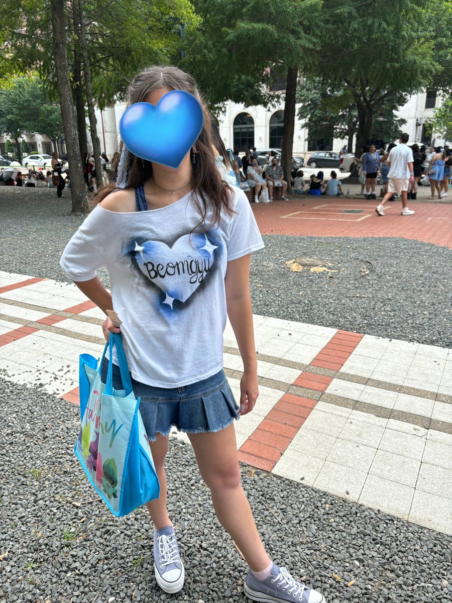s00bingcrying's tweet photo. 👯‍♀️
#txt_tour_actpromise
#txt_in_houston https://t.co/K9bJKQByrQ