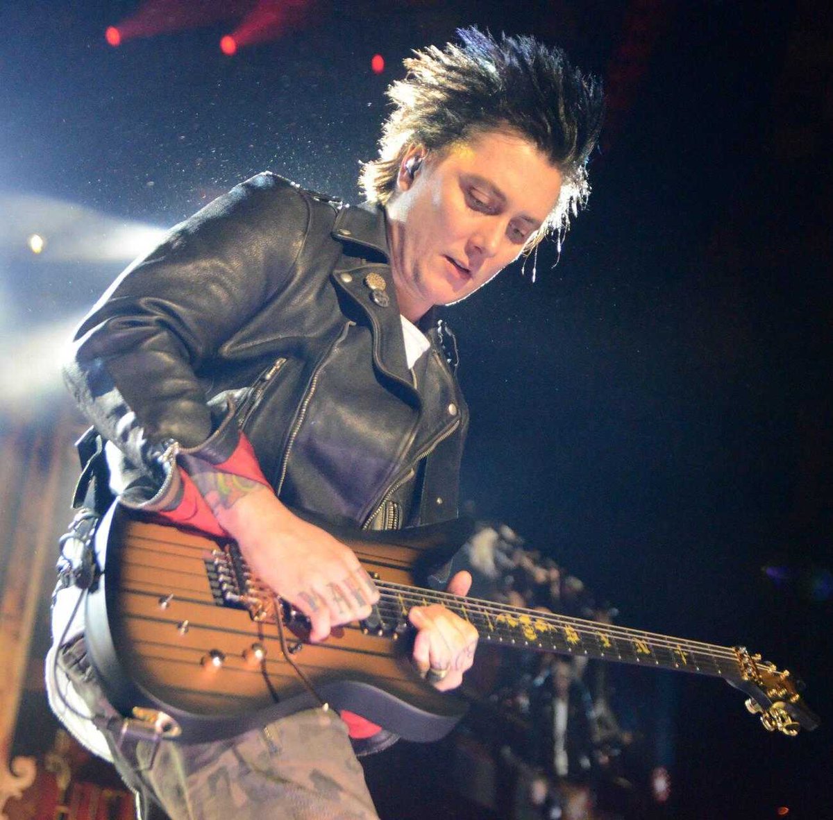 Syn Gates at the Resch Center in Green Bay, Wisconsin on The Stage North American Tour - 24th January 2018

📷: Ricky Bassman