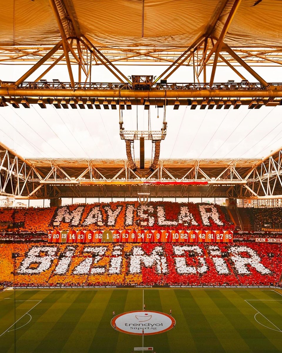 Söylemiştik inanmadiniz #mayislarbizimdir dedik inanmadiniz, mekanin sahibi biziz dedik inanmadiniz 🤷🏼‍♂️
2023-24 yili şampiyonu #galatasaray ❤️💛