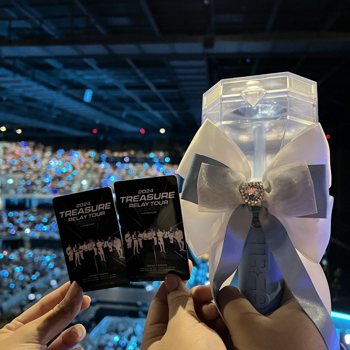 semimumu's tweet photo. ขอบคุณที่เติบโตมาอย่างดีนะ จะคอยมองดูพวกนายอยู่ตรงนี้เสมอ กล่องสมบัติของทึเม💎 #TREASURE_REBOOT_IN_BANGKOK https://t.co/XnA9XM9WC5