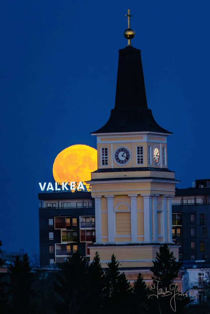 Peaceful night from Oulu 🇫🇮💙💫
#finland #oulu #night #minster #cityscape #moonlight #ilkka_jaakola