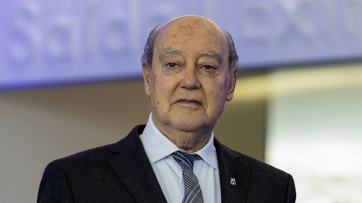 Despediram se do maior corrupto da história do futebol português…
Com um roubo que fica para a história 
Juste mal expulso
Pênalti de Otávio 
Alan Varela com expulsão perdoada
Mesmo com 65min com mais 1 não conseguiram marcar golo

Por isso ficaram a 20
Nojo e ódio eterno
