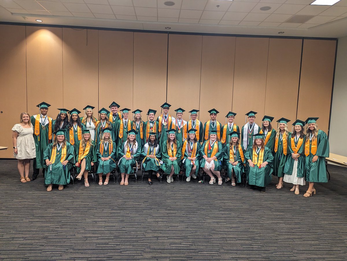 Congrats to all our graduating members! You'll be missed 💚🖤
