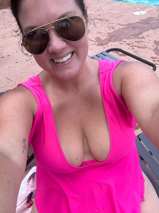 I hope you&rsquo;re having an amazing Memorial Day weekend ❤️🤍💙 https://t.co/sZY3kAA2FN<a href="/tag/braves"class="tags"><span>#braves</span></a><a href="/tag/bravescountry"class="tags"><span>#bravescountry</span></a>