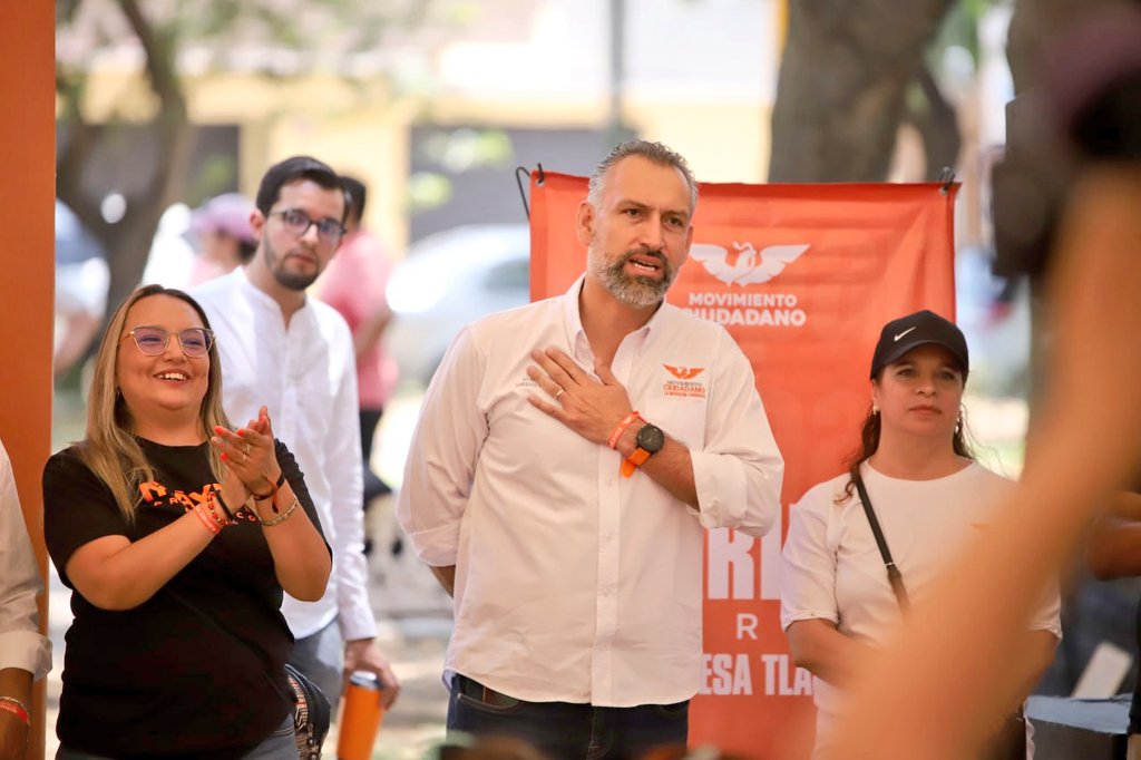 Chertorivski's tweet photo. ¡Tlalpan será naranja! Junto con @Ale_BarralesM, @alexperezcorzo y el equipo del #MovimientoChilango acompañamos a @MarinaMartiMeza, futura alcaldesa, y a l @NancyNavaVeneg1  diputada, en su cierre de campaña. ¡Con el equipo naranja, todas las alcaldías tendrán un mejor futuro! Este 2 de junio vota @MovCiudadanoMX.