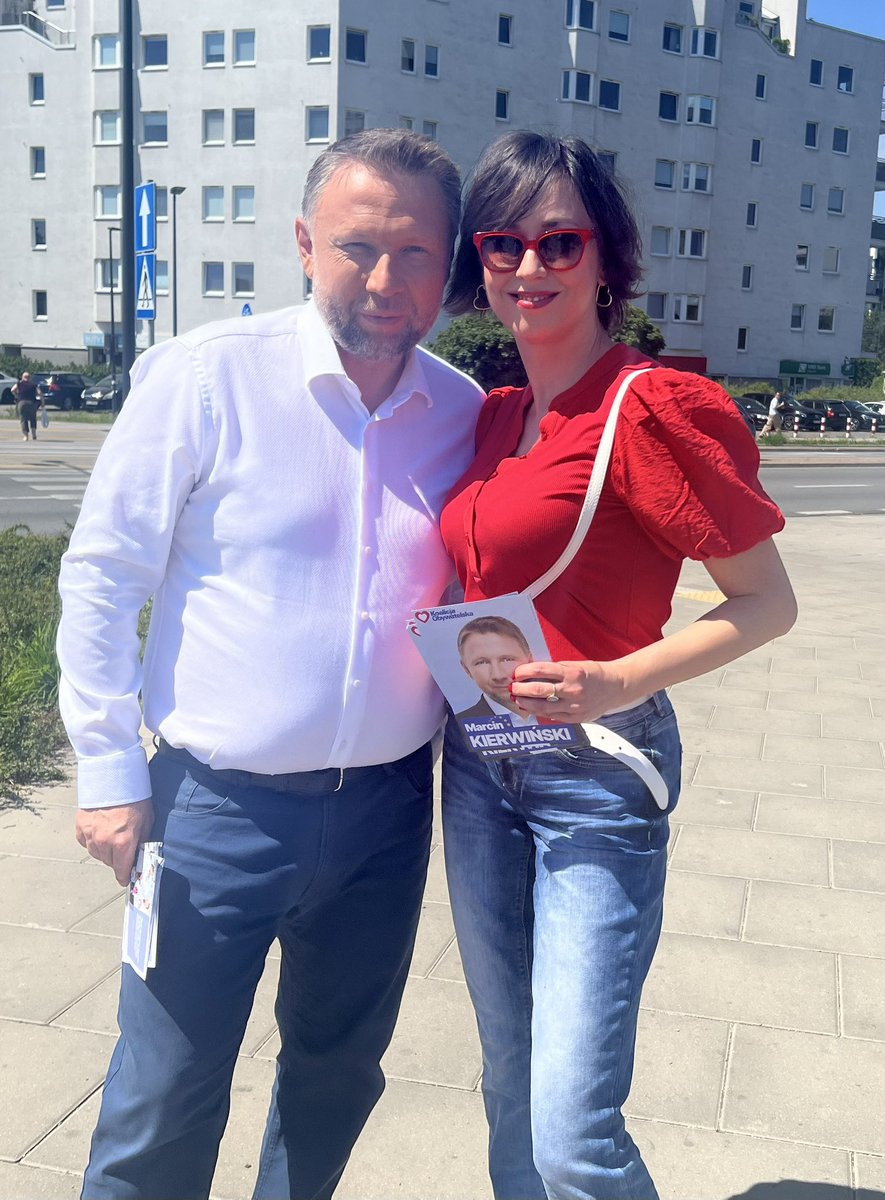 KrajewskaSylwia's tweet photo. Od razu nam bezpieczniej. Pracowita kampanijna niedziela z .@MKierwinski.
Marcin, wygraj to!
#IdźNaWybory #mkteam #PolskaWNaszychSercach #Warszawa #Ursynów https://t.co/qKItpakbqX