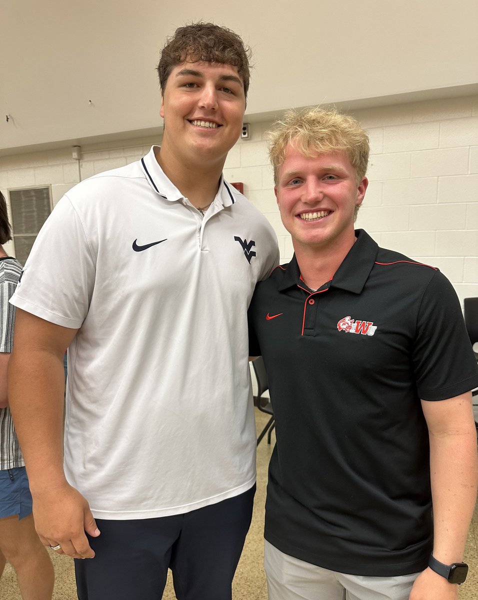 Landen Livingston (@landenlivingst1) on Twitter photo Honored to present the first annual CHAMPION Scholarship to a well-deserving player at my high school. Congratulations <a href="/KamdenZeisloft/">Kamden Zeisloft</a> ! Honored to present the first annual CHAMPION Scholarship to a well-deserving player at my high school. Congratulations <a href="/KamdenZeisloft/">Kamden Zeisloft</a> !