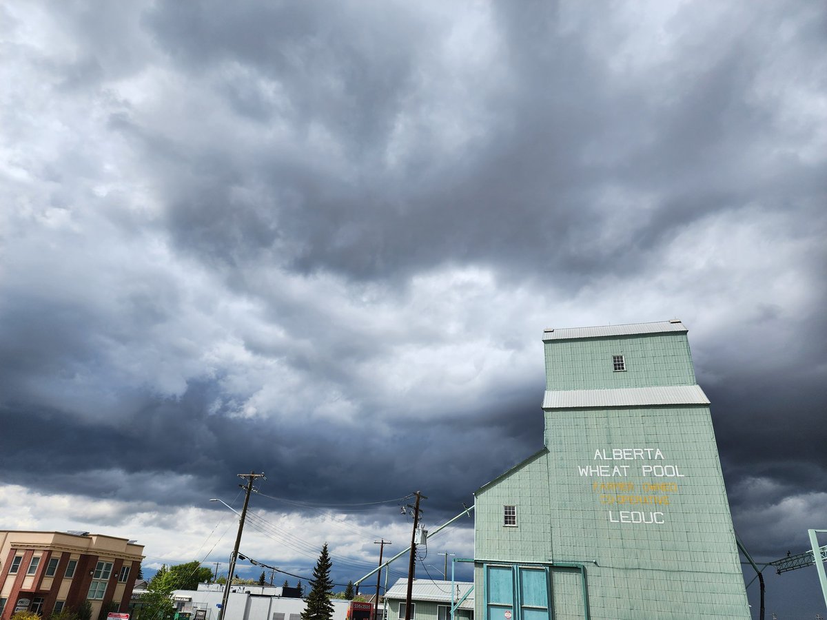 Stormy Elevator!

#GrainElevatorMuseum #Leduc #Downtown #AlbertaWeather