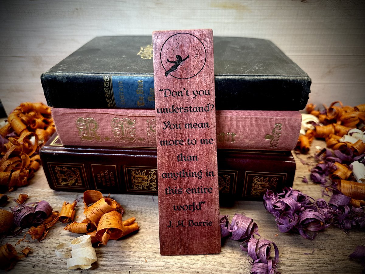 TheMiddleborne's tweet image. We desperately need orders to get us through May and into June. Currently we have no unfulfilled orders that aren’t custom requests.
We make beautiful and affordable handmade wooden swords &amp;amp; bookmarks. Every sword can be personalized with egravings, &amp;amp; you can get custom bookmarks