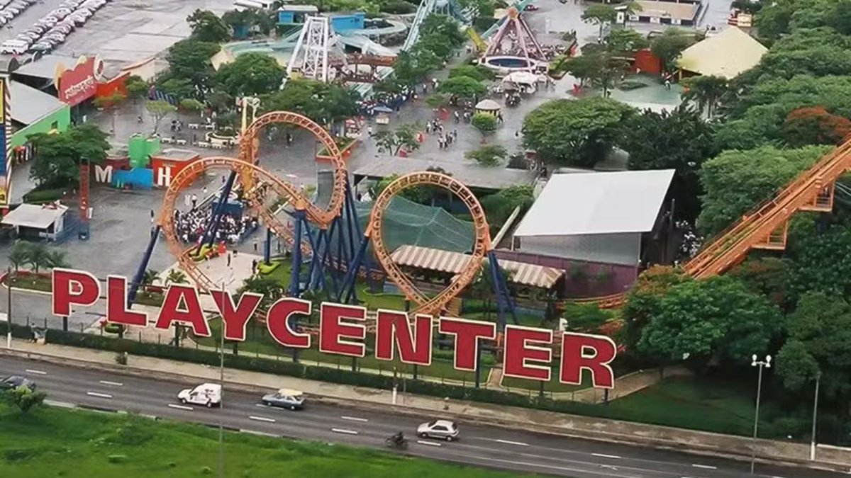 GiselePorto8's tweet photo. #Playcenter era nossa Disneyland
Nunca fui com escola! Livramento
Fui em 93! Turma de 6 adolescente 13 & 17 anos indo até a Barra Funda de ônibus e metrô sozinhos!
Antes ouvimos o "sermão da montanha" dicas de segurança das mães
Mochila com lanche & e refrigerante! https://t.co/Bu5aCtKIel