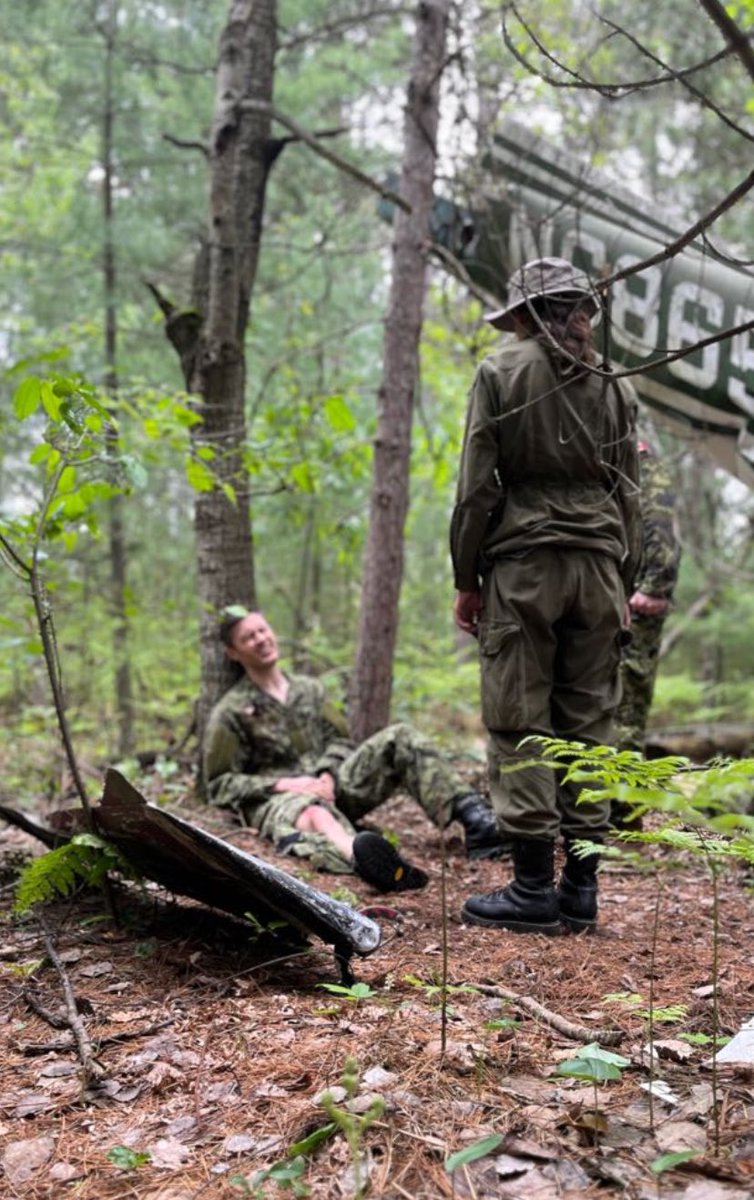 329RCACC's tweet photo. Op LITTLE SERPENT

CASEVAC! 
The cadets similate treating and evacuating a simulated injury at a crash site. From initial discovery to ambulance. 

#329Proud
@CanadianForces @CanadianArmy @OntCadets https://t.co/OHn2GpeQMp