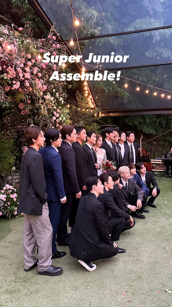 inquirerdotnet's tweet photo. CONGRATULATIONS, RYEOWOOK & ARI 🥂💙

LOOK: Super Junior’s Ryeowook has tied the knot with former TAHITI member and fellow singer Ari.

The special day also marked the reunion of all members of the K-pop group, including Han Geng, Kibum, Sungmin, Kangin, Henry and Zhou Mi. | 📷: Ren, seoki2i, Chris Lee/Instagram

For more K-pop stories, visit https://t.co/ekqey0CkGU