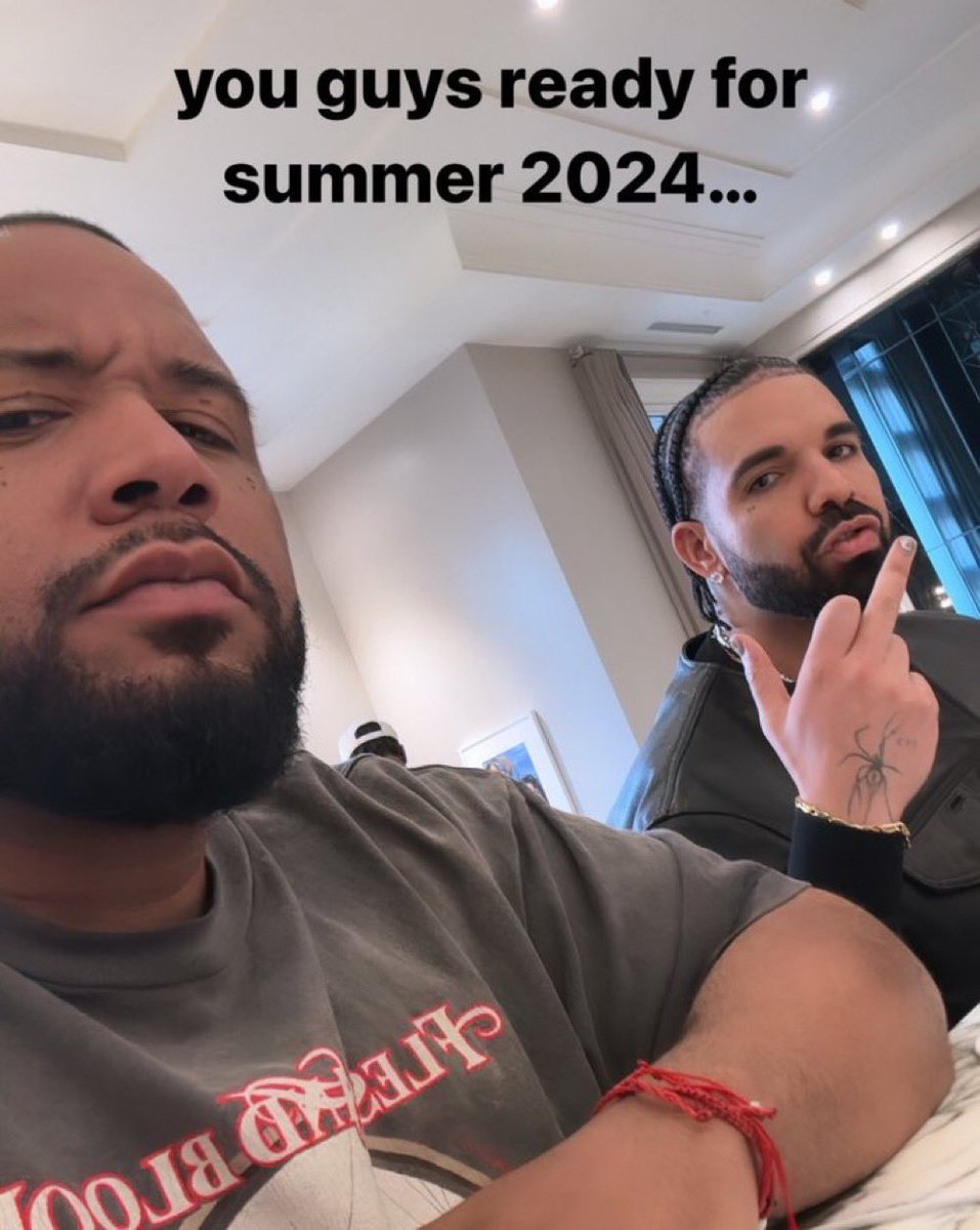 ComplexMusic's tweet photo. More summer vibes from Drake and Gordo on the way…? 👀 https://t.co/UL6E2SK2e4