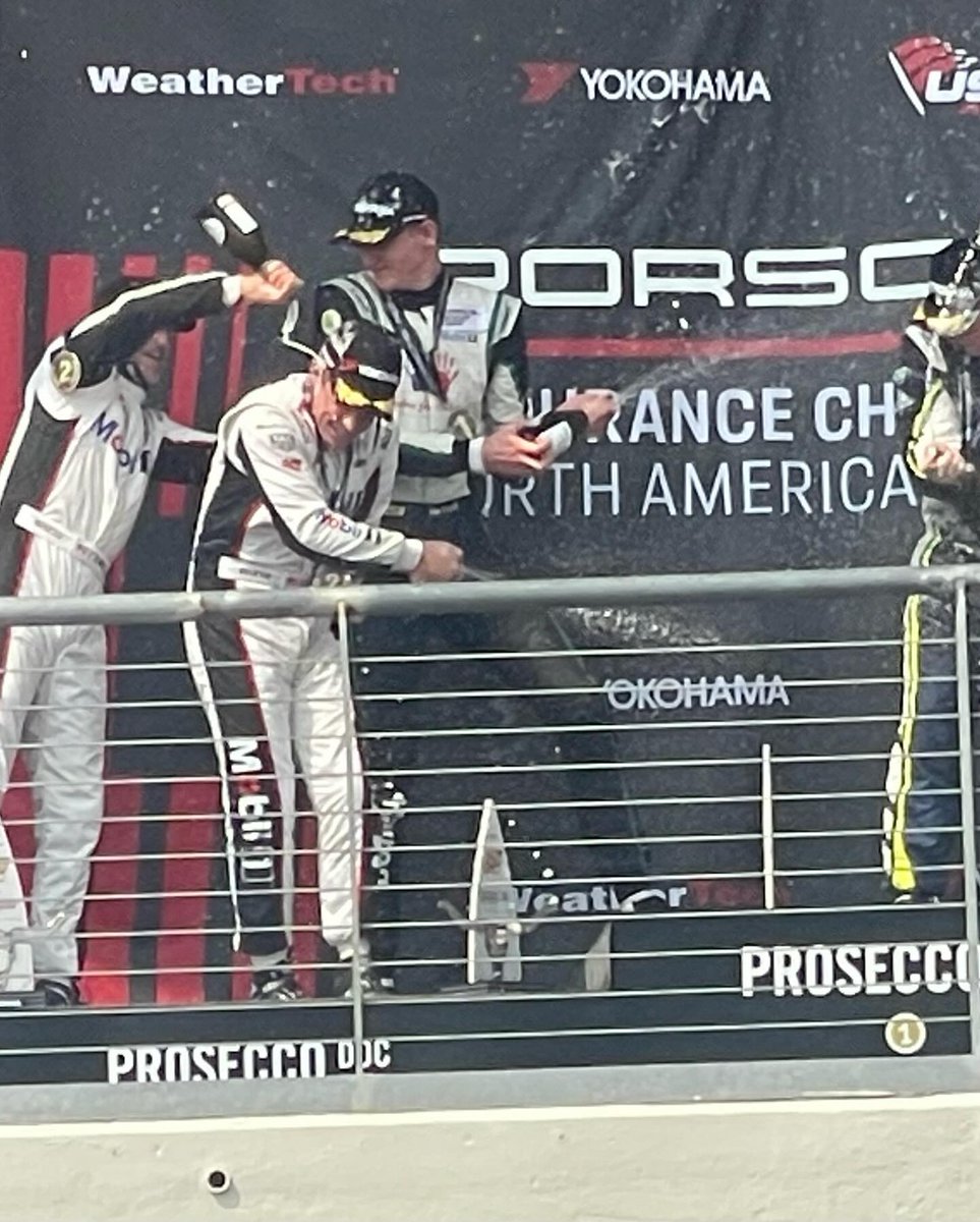 merdersuniverse's tweet image. "Que ótimo retorno! @pLmotorsport. [Que] dirigiu muito bem. E eu não conseguia me imaginar correndo com mais ninguém além dele. Esse cara ainda tem [um] grande espírito de equipe!!!! Tivemos um ótimo momento. Obrigado." 

📲 | Patrick Dempsey via Instagram.