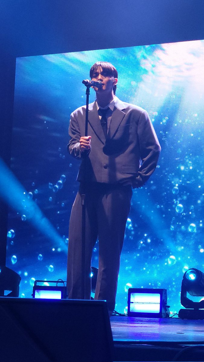 alohworld's tweet photo. our forever young, we always be proud of you!!!๐
#CIX #CIXinMexico #0_or_1_MEXICO https://t.co/qQFVJtTKLQ