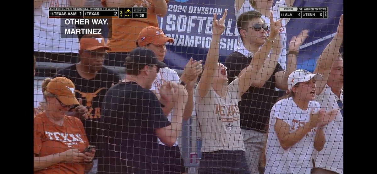 Just a couple Longhorns softball legends — @CamilleCorona & @catosterman — enjoying the action at McCombs tonight. #HookEm