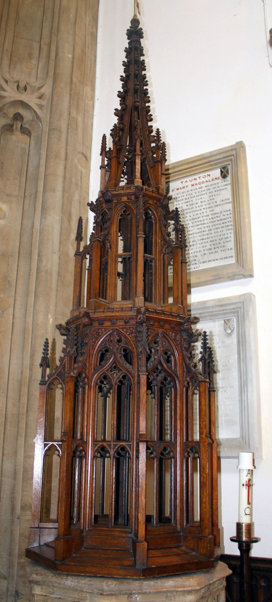 Church of St. Mary Magdalene, Taunton, Somerset. Font. 1843 by Benjamin Ferrey with a tall spired wooden cover. Photos: 27.07.2019. #Taunton #Somerset #font #BenjaminFerrey @Portaspeciosa