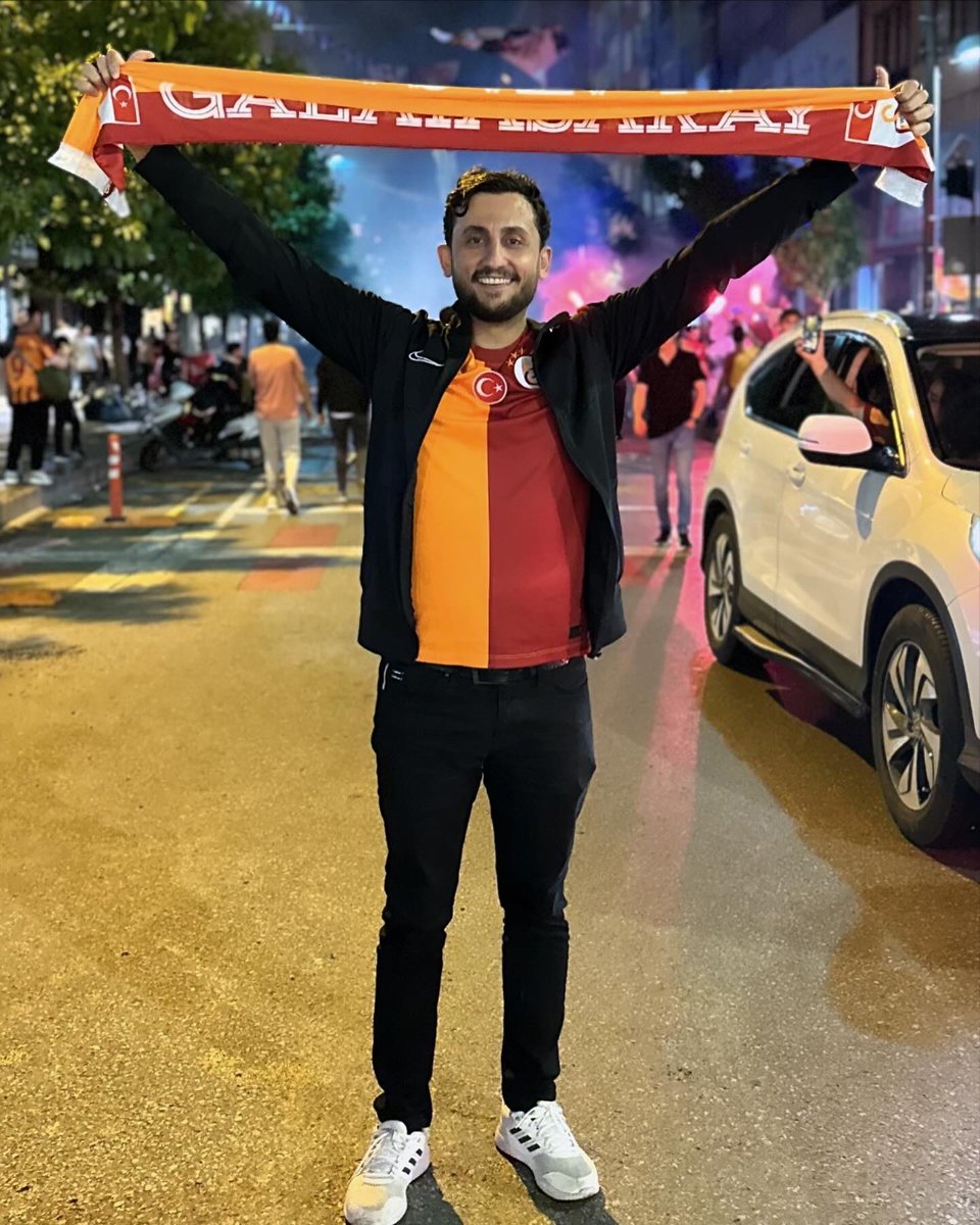 Acarr234's tweet photo. İyiler sonunda mutlaka kazanır 💛♥️🦁🏆 @GalatasaraySK @MauroIcardi https://t.co/9QSwEVzFlZ