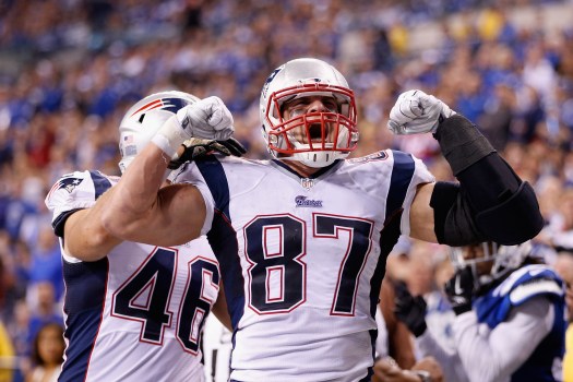 MLFootball's tweet image. WOW: Rob Gronkowski&apos;s career YPR (15.0) is closer to Randy Moss (15.6) than it is to Travis Kelce (12.5)