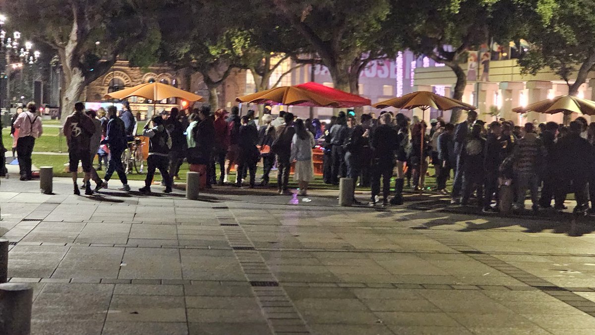 SSGxRed's tweet photo. Parkcon got bigger

@parkcon @FanimeCon https://t.co/VT7RtBn3XI