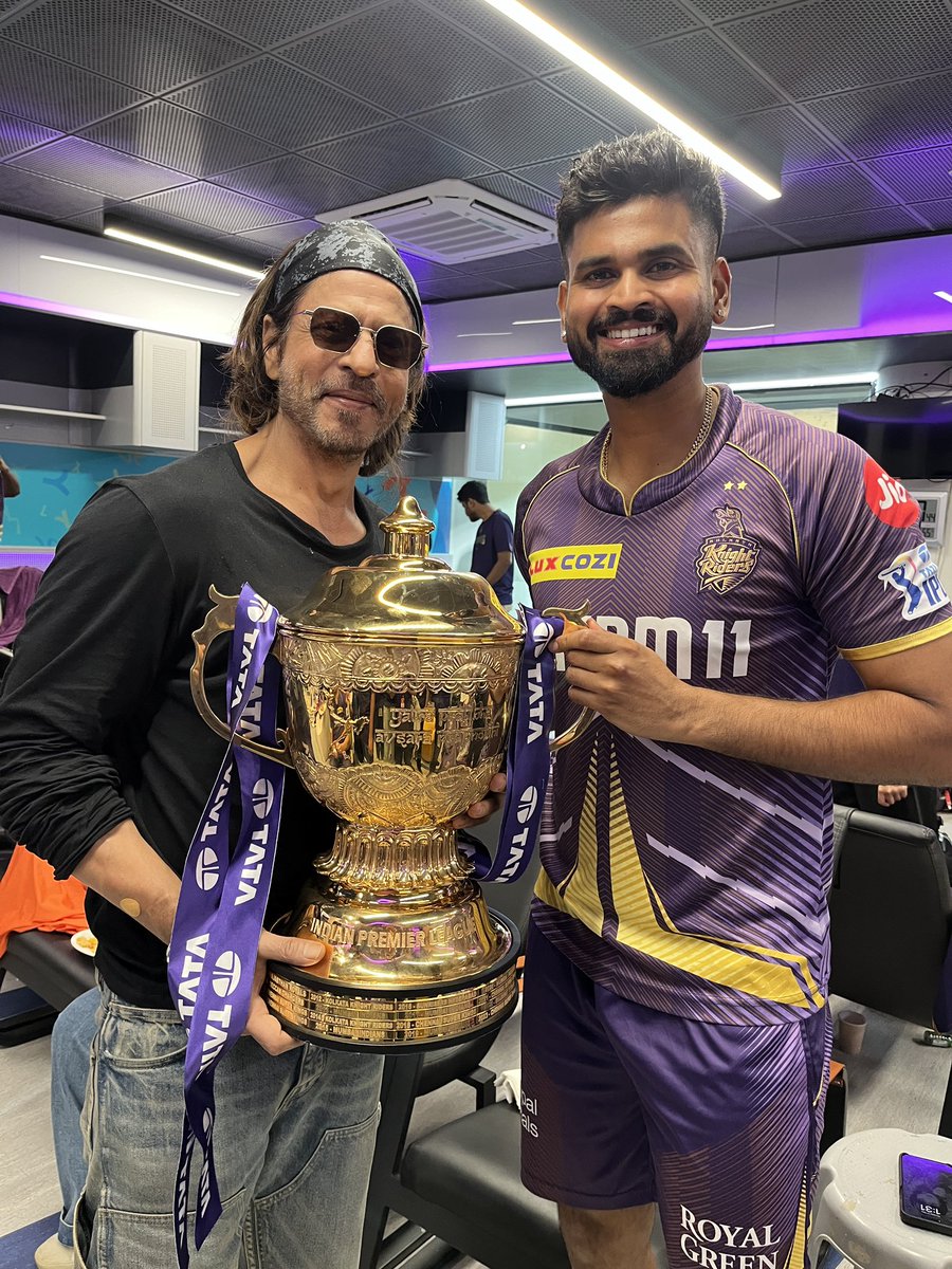 Special mention to the heartbeat of this team @iamsrk! Thank you for all your words of inspiration and encouragement 🏆💜