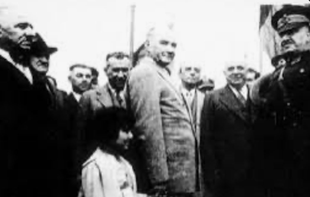 27 Mayıs 1938 - Atatürk’ün Ankara’dan İstanbul’a gelmesi….

#GaziMustafaKemalAtatürk