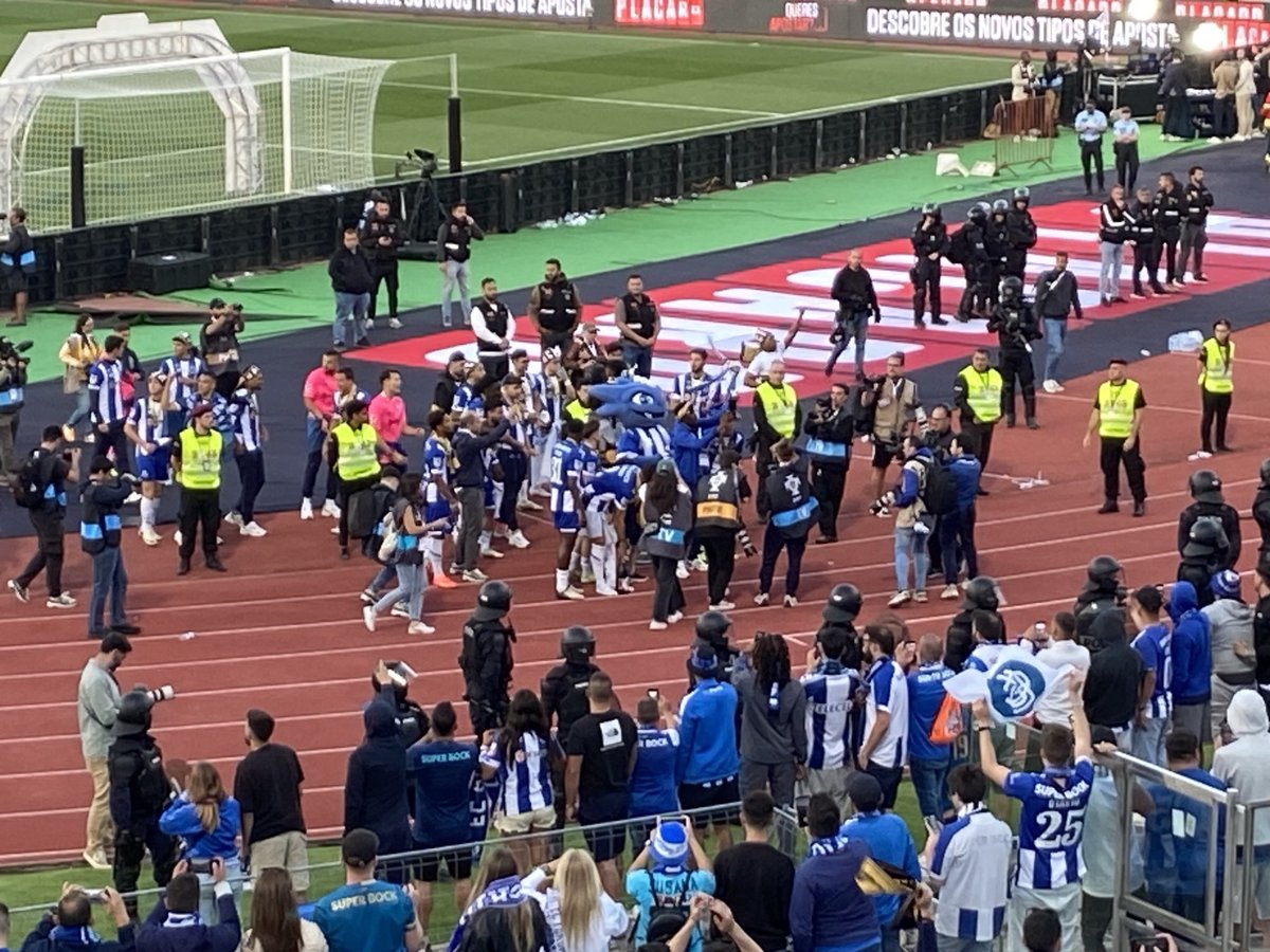 Binde p’ra festa, olé!
#FCPorto