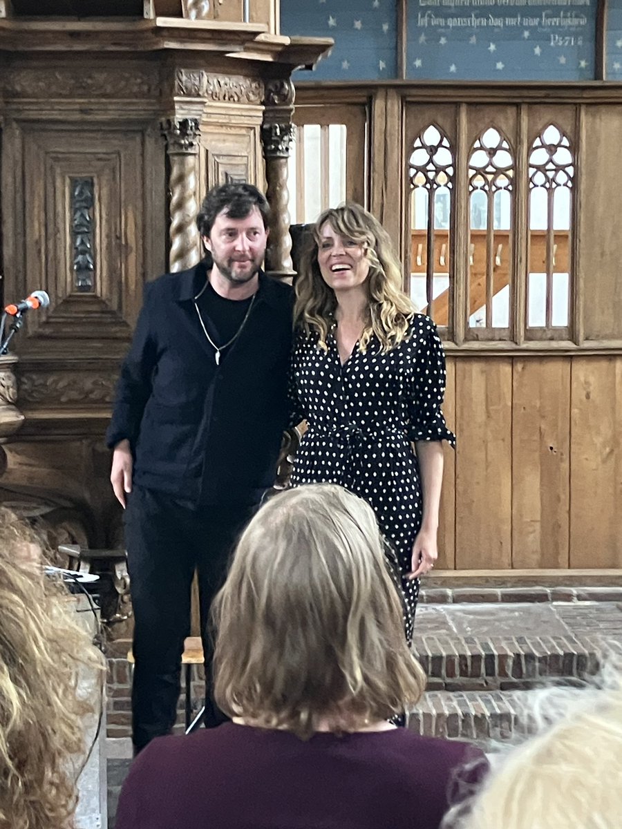 Super leuk om er weer bij te zijn <a href="/JANNE_SCHRA/">janne schra</a> <a href="/tnhb/">Terug naar het begin</a> 
Benieuwd naar je  nieuwe album. Wanneer komt ‘Dragon’ uit?
Dank voor je mooie liedjes 🙏🏻