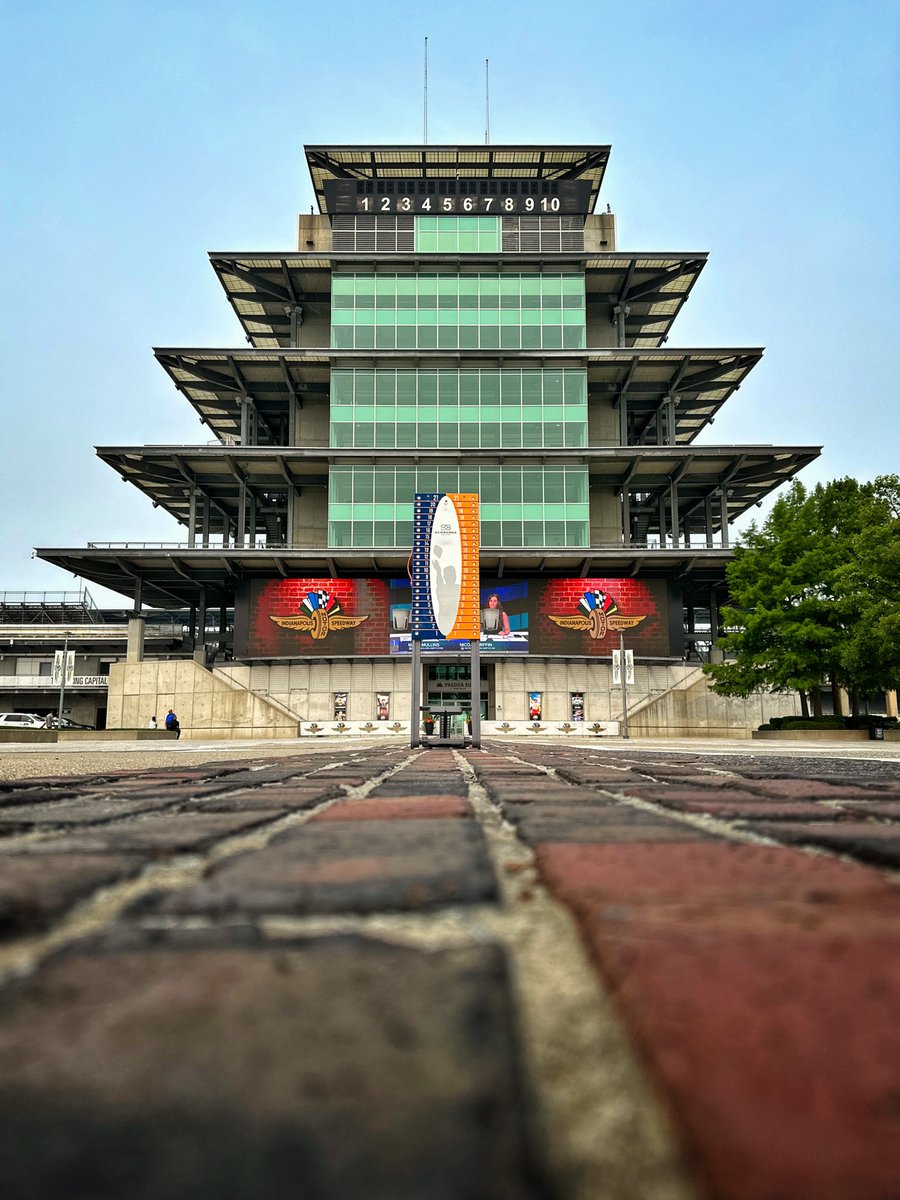 ScoreBox21's tweet photo. Finally, let's go racing! #indy500 https://t.co/mOg4cmUZD3